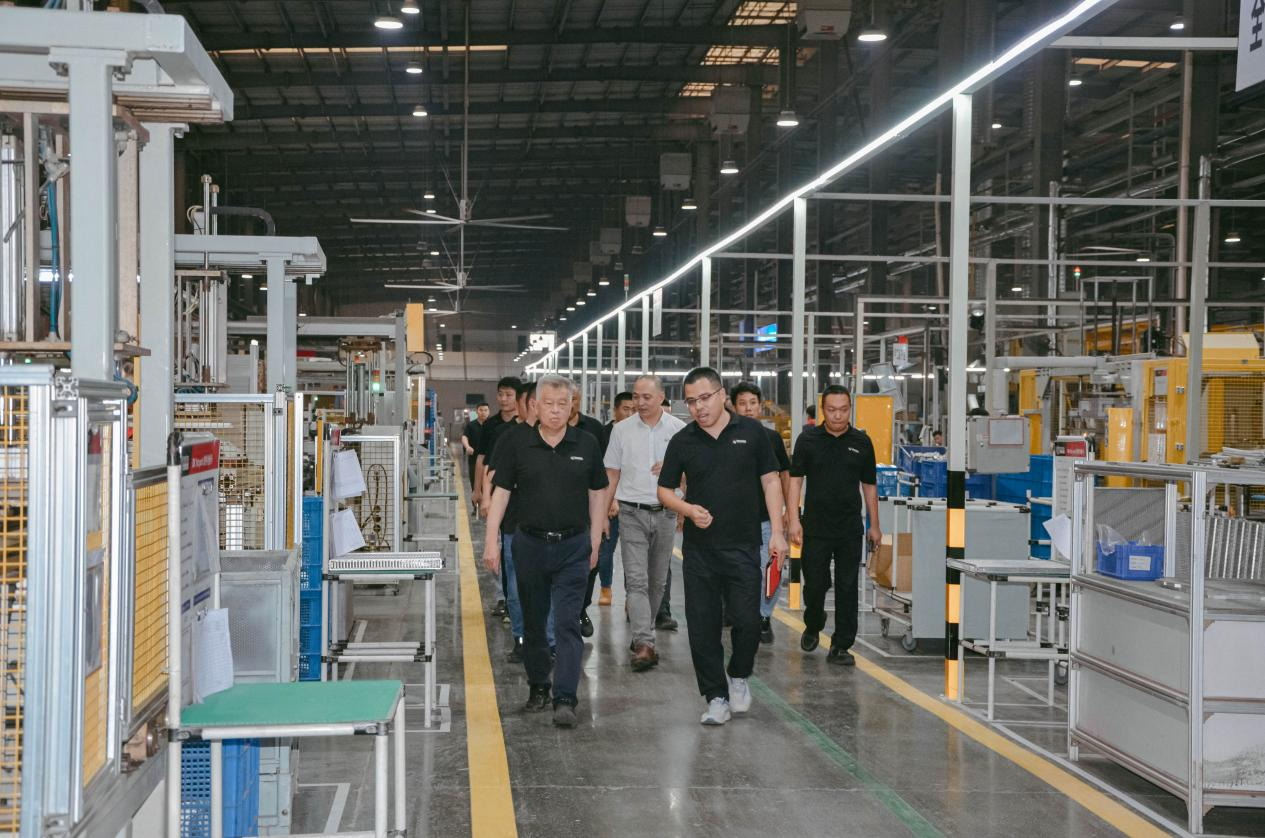 銀輪股份董事長(zhǎng)徐小敏一行蒞臨山東銀輪視察指導(dǎo)工作